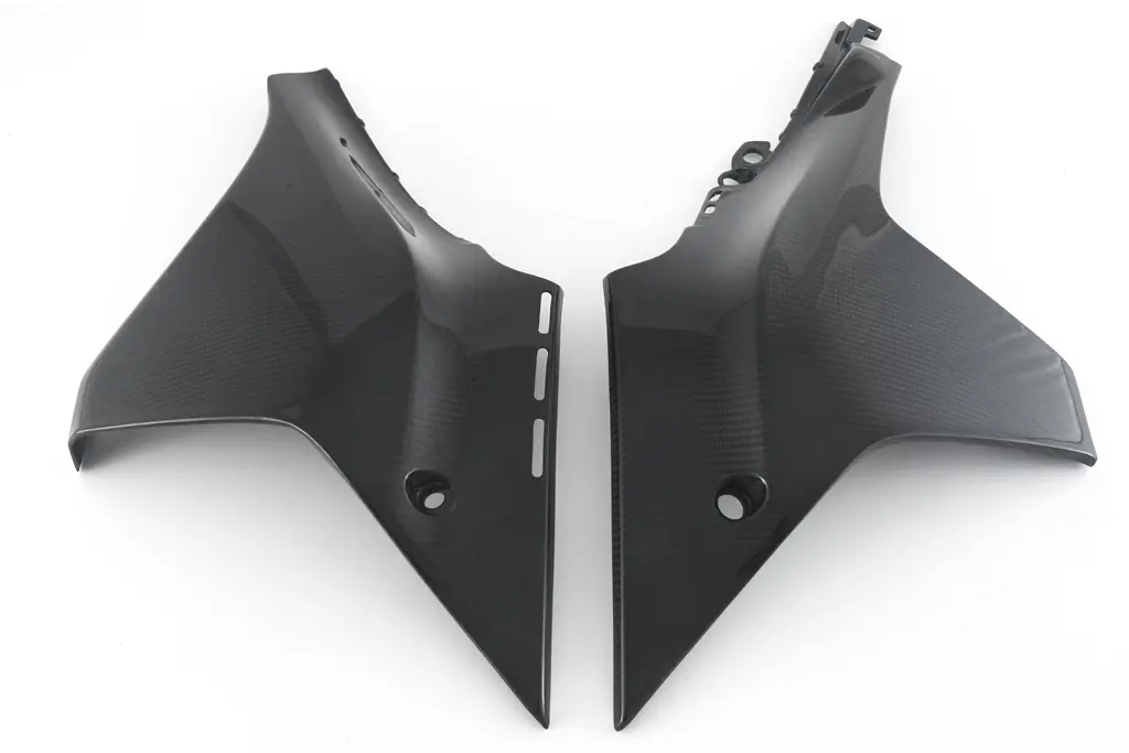 R1 Fullsix Fairing Cover (Right)