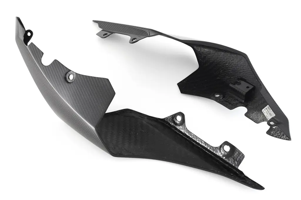 R1 Fullsix Seat Tail Right